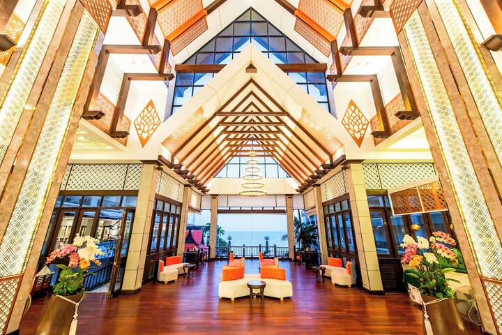 Hotel Lobby