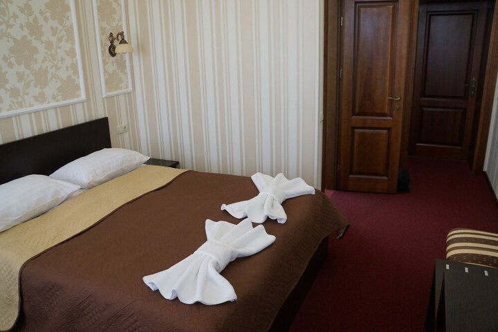 Room 4 of 35