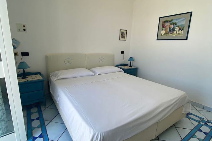 Room 4 of 6