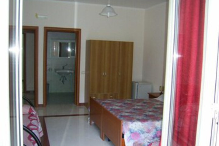 Room 8 of 22