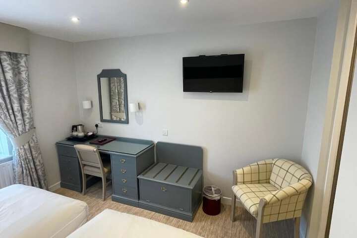 Room 9 of 47
