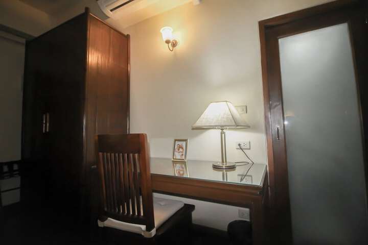 Room 38 of 167