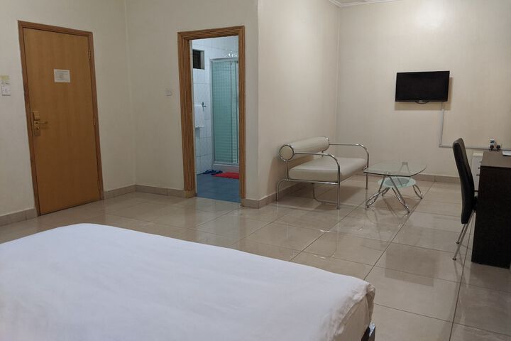 Room 9 of 50