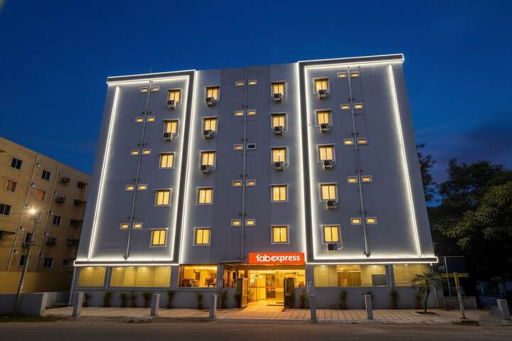 FabHotel Broholic Suites I