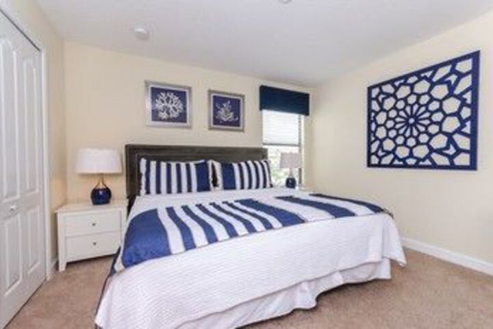 Room 4 of 25