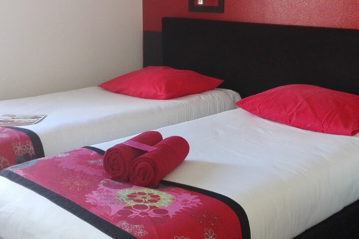 Room 9 of 80