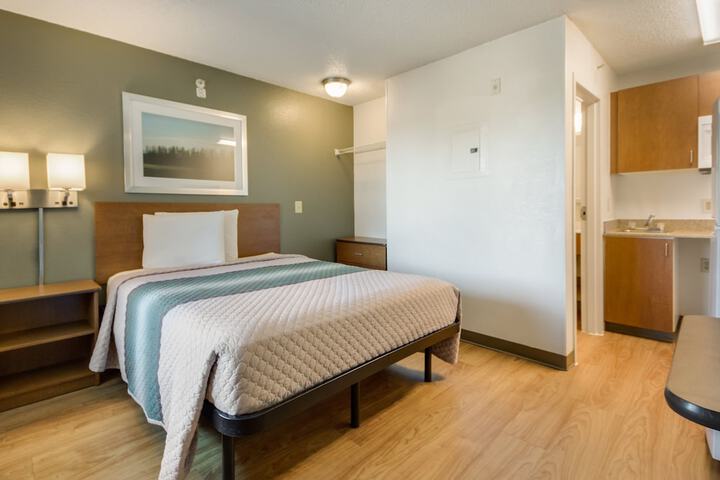 Studio Double Bed (3 of 9)