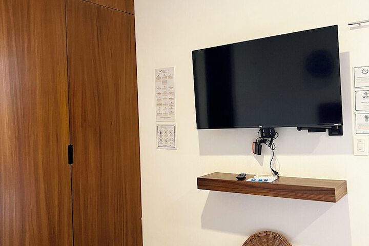 Room 12 of 111