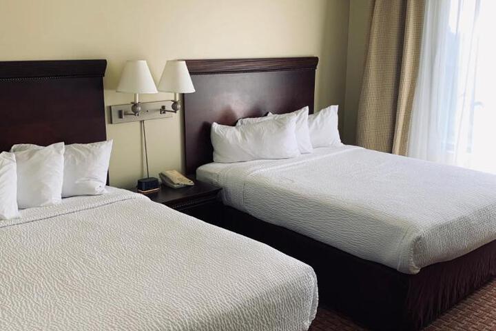 Deluxe 2 Queen Beds