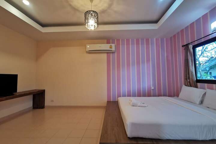 Room 13 of 79