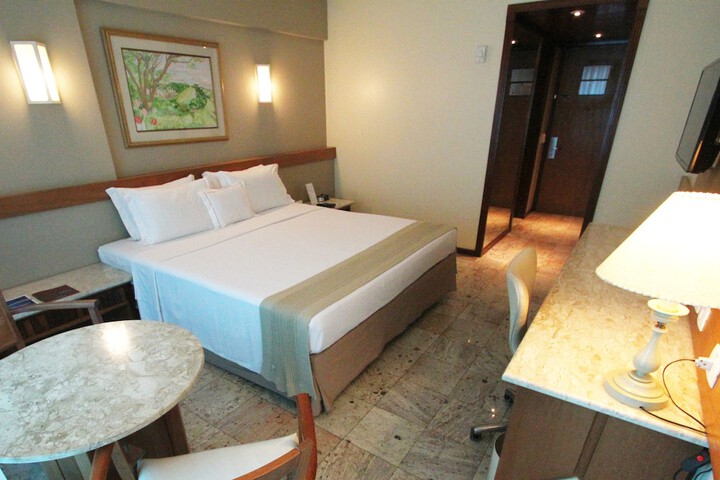 Room 12 of 165