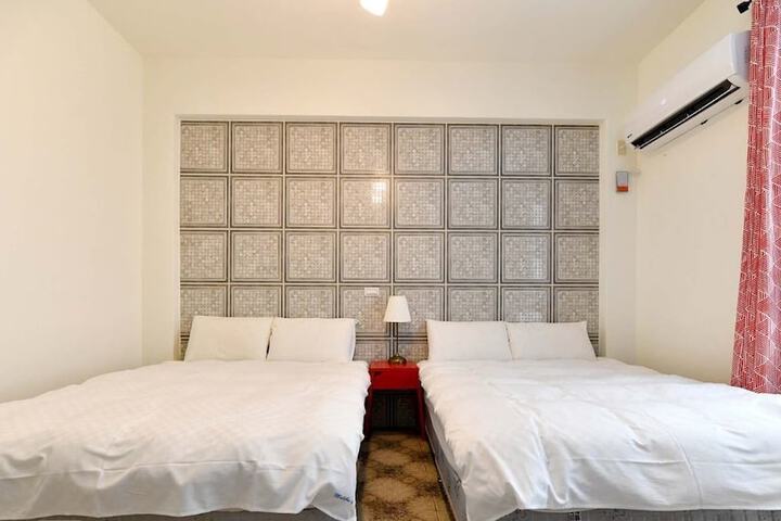 Room 18 of 86