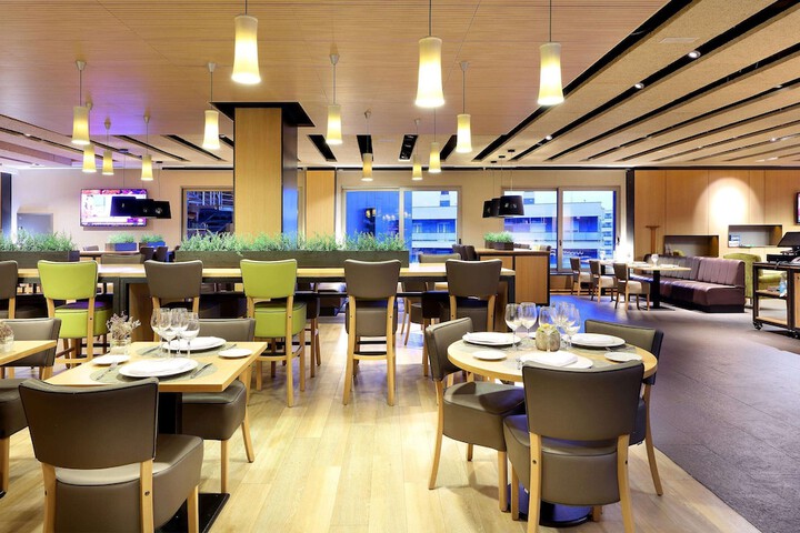 Dining 56 of 96