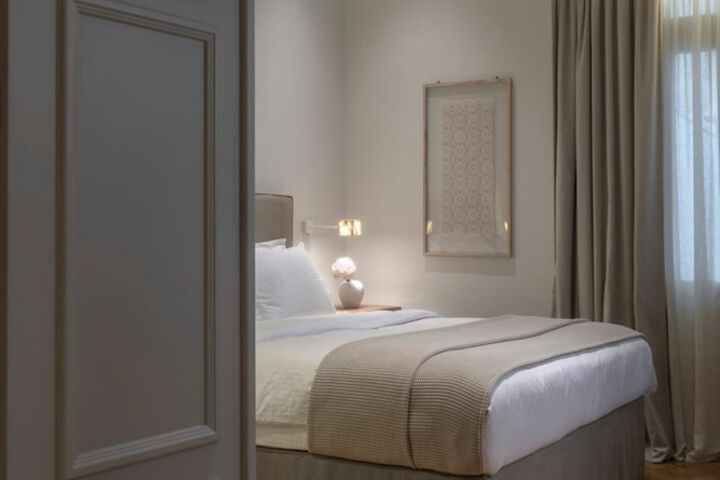 Room 15 of 52