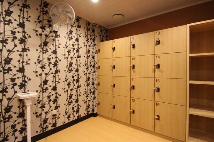Room 47 of 63