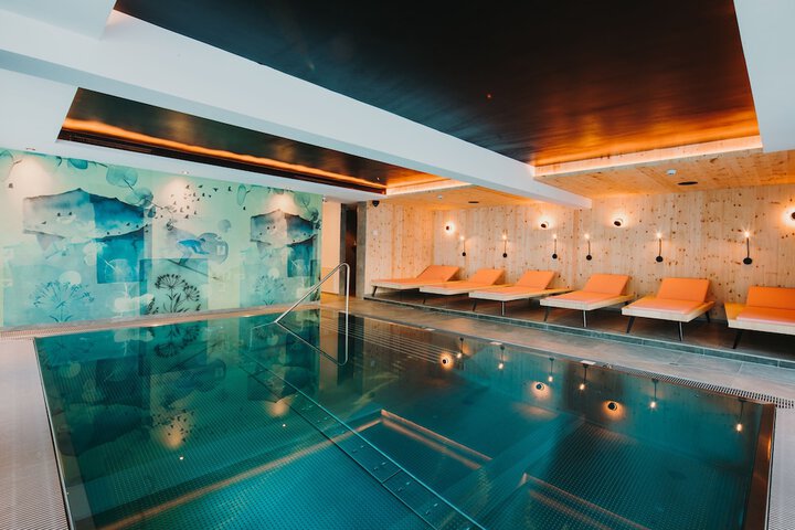 Pool 93 of 117