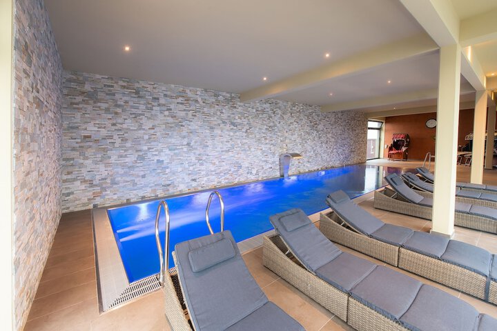 Pool 40 of 56