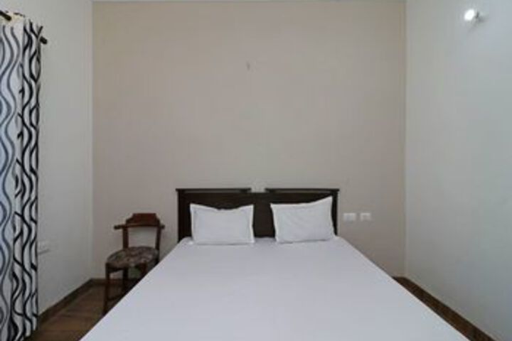 Room 12 of 21