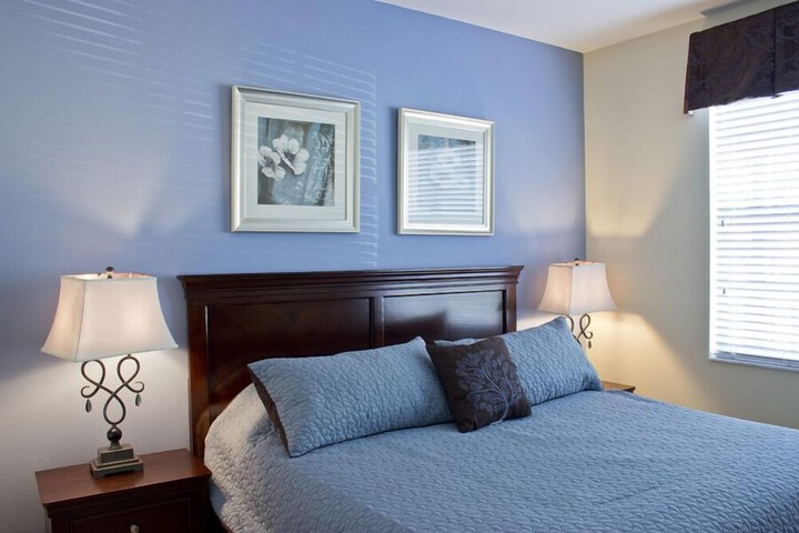 Room 6 of 26