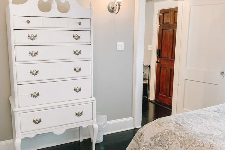 Room 19 of 84