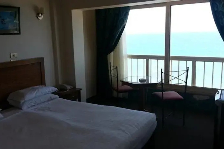 Room 3 of 9