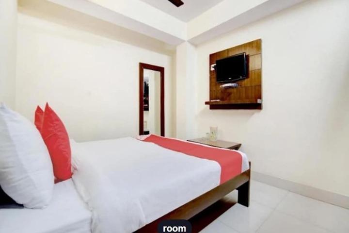 Room 15 of 37