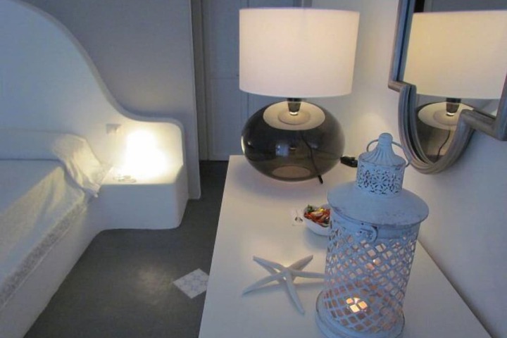 Room 17 of 36