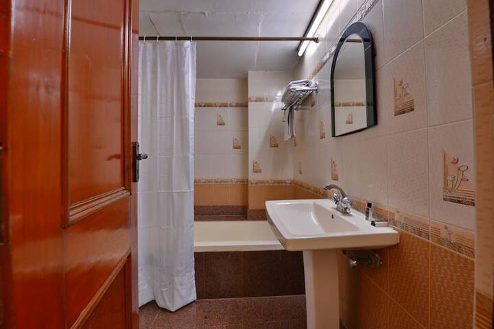 Room 10 of 21