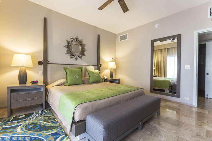 Room 4 of 96