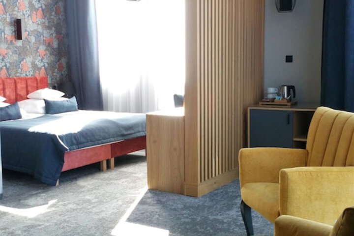 Room 4 of 69