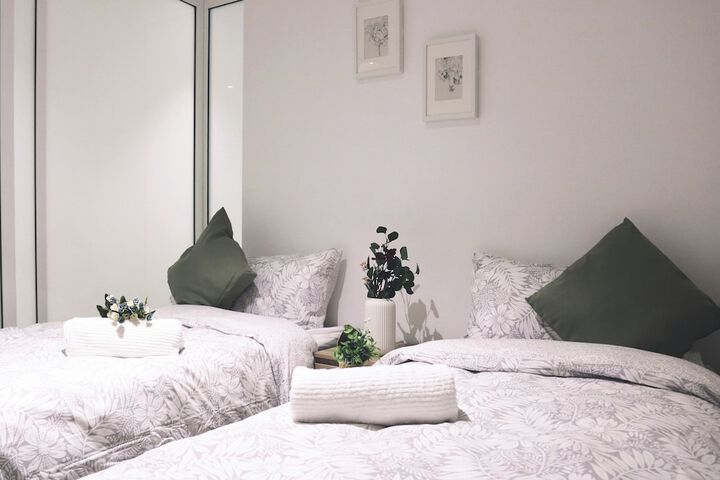Room 4 of 62