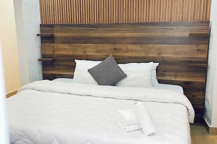 Room 40 of 166