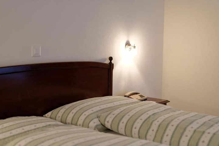Room 6 of 45