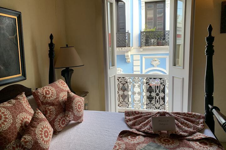 Room 21 of 132