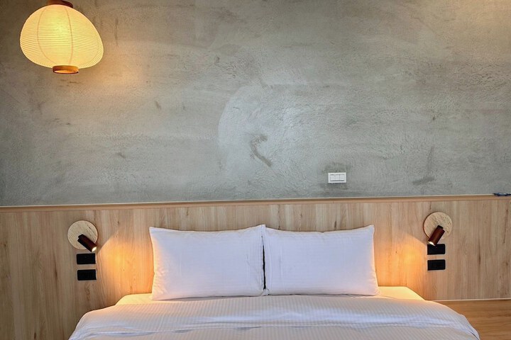 Room 13 of 50
