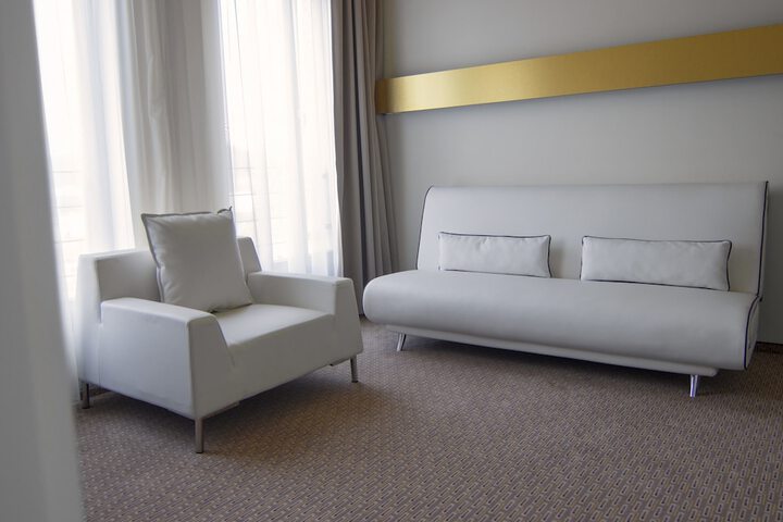 Room 15 of 76