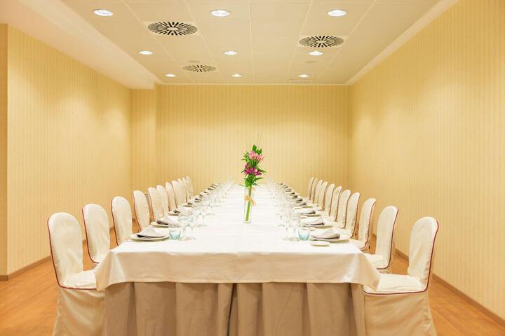 Dining 76 of 80