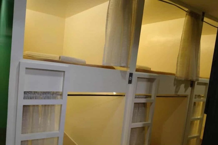 Room 7 of 11