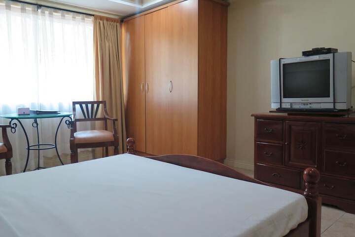 Room 4 of 40