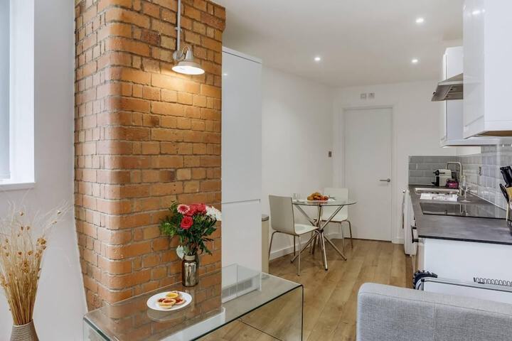 1br Amazing Refurbished Studio Located in Central Leicester