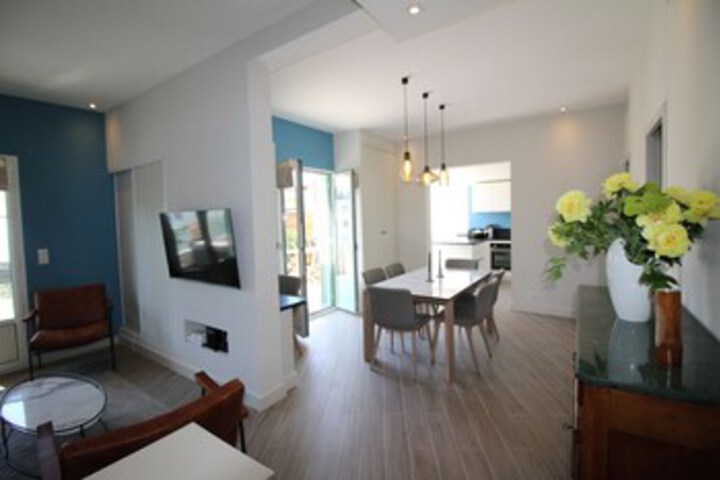 Room 6 of 27