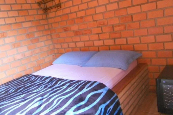 Room 5 of 27