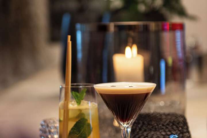 Lounge 124 of 136