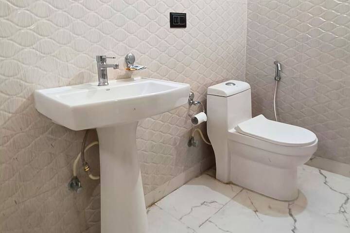 Room 54 of 61