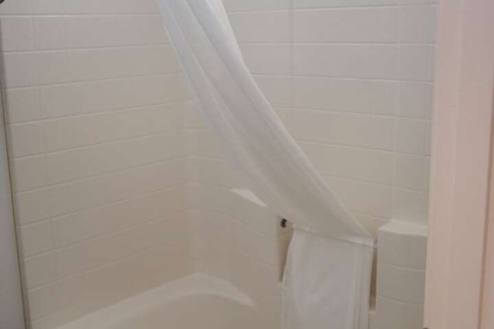 Room 12 of 25