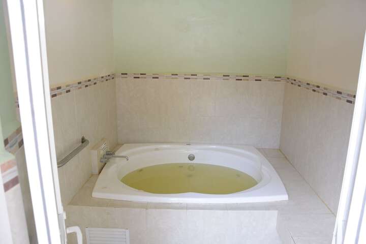 Spa 13 of 48