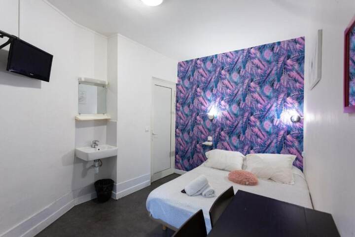 Room 52 of 91