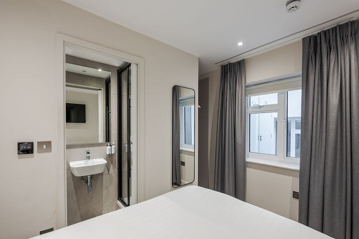 Room 54 of 87