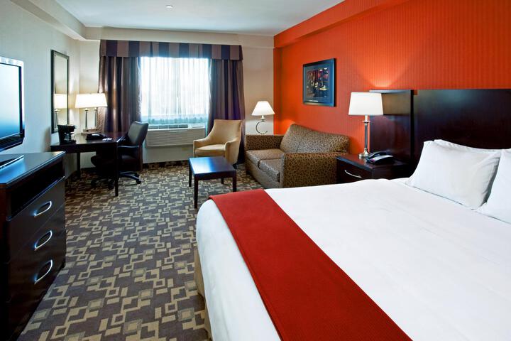Suite 1 King Bed (1 of 2)