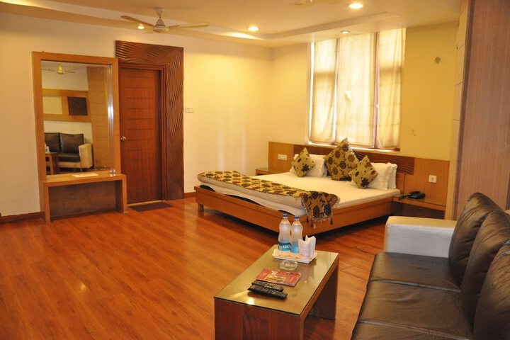 Room 4 of 19